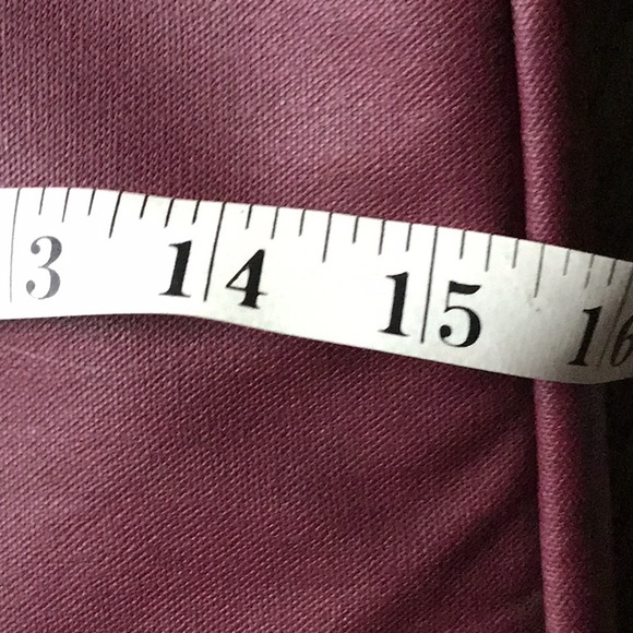 EUC Incase unique plum color computer case - Picture 8 of 9